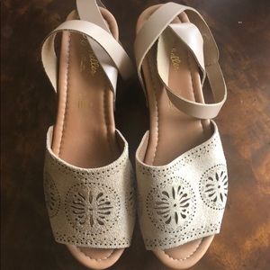 Seychelles platform suede and leather shoes!